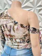 Load image into Gallery viewer, Cold Shoulder Top
