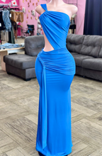 Load image into Gallery viewer, Yonce Dress
