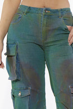 Load image into Gallery viewer, Sprayed Cargo Jeans
