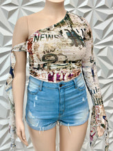 Load image into Gallery viewer, Cold Shoulder Top
