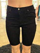 Load image into Gallery viewer, Plus Size Bermuda Shorts (Black)
