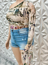 Load image into Gallery viewer, Cold Shoulder Top
